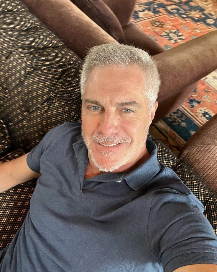 <em><strong>David R.</strong></em>